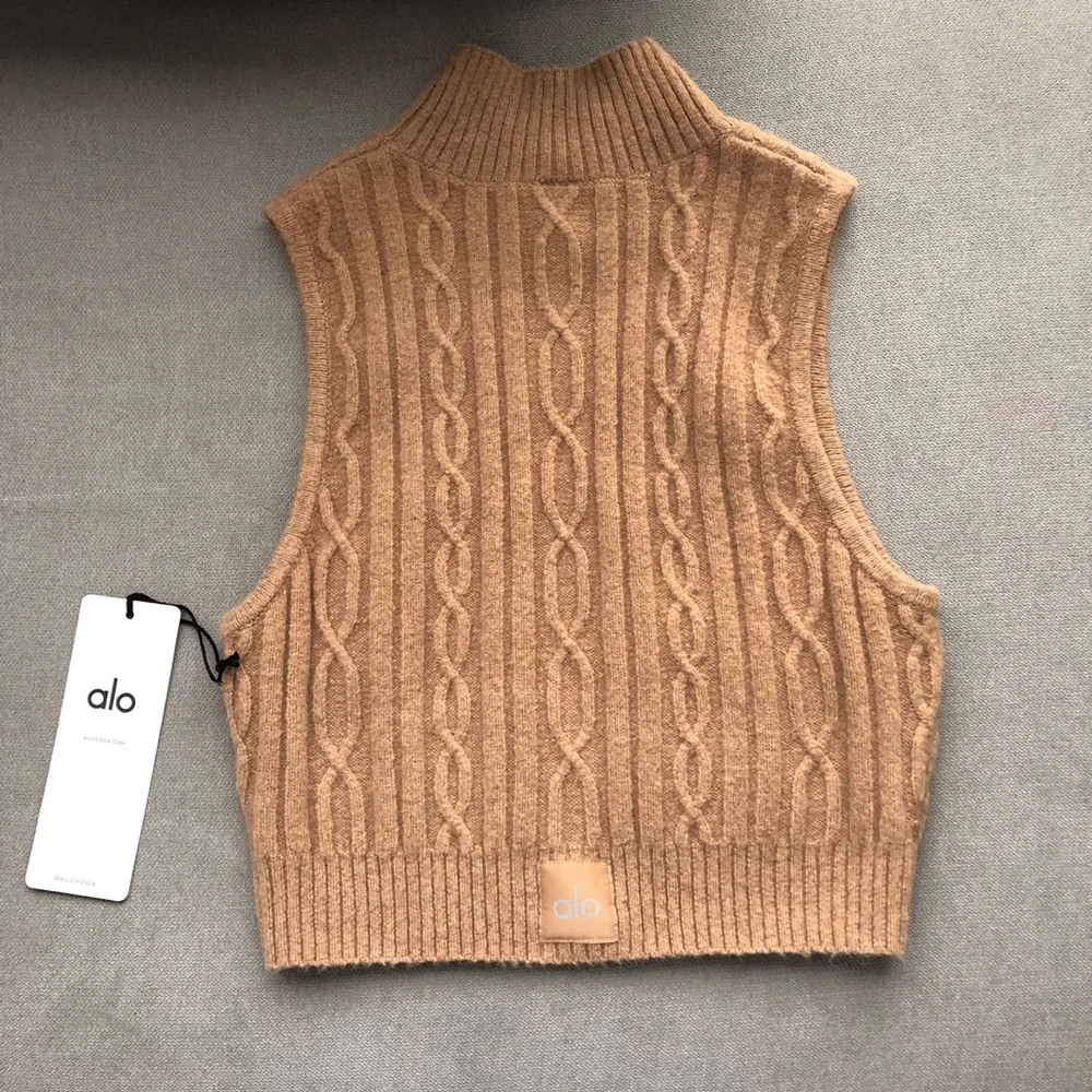 Alo Yoga Cable Knit Winter Bliss Mock Neck Tank Toasted Almond M